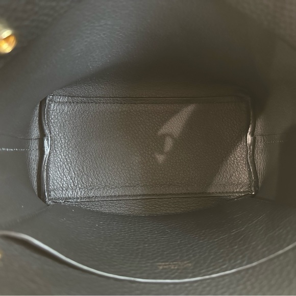 Cuyana Mini System Tote black pebbled leather with crossbody strap - Picture 3 of 8